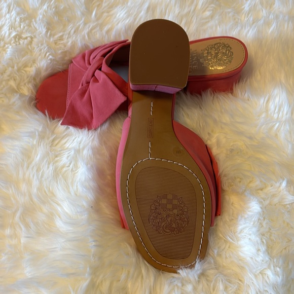 VINCE CAMUTO Kitten Heels 👠 - Picture 4 of 8